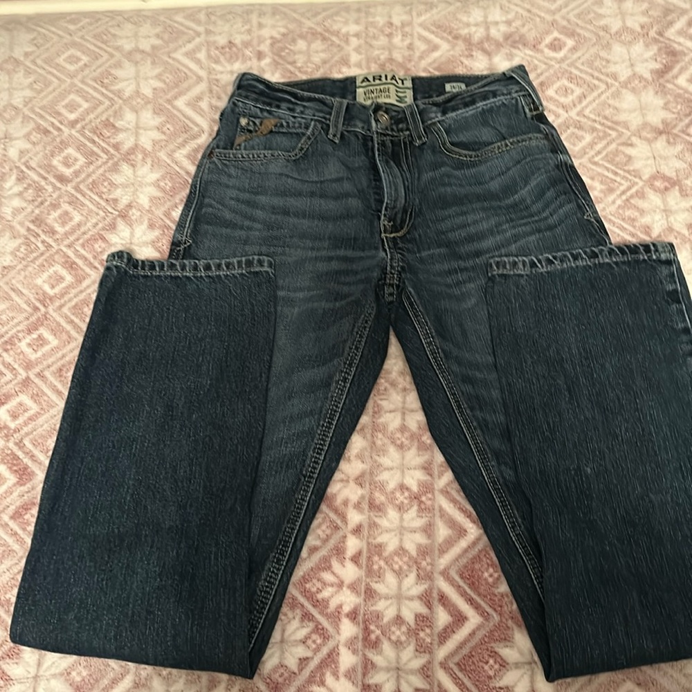 Selling men’s jeans Ariats